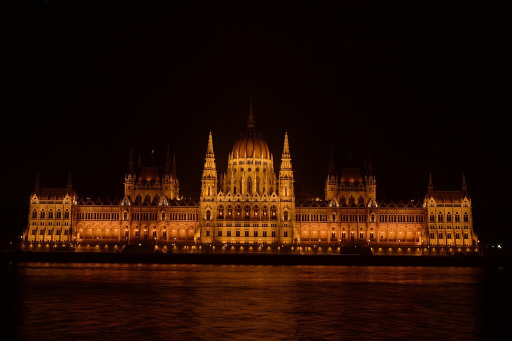 parliament, budapest, hungarian parliament building-237834.jpg